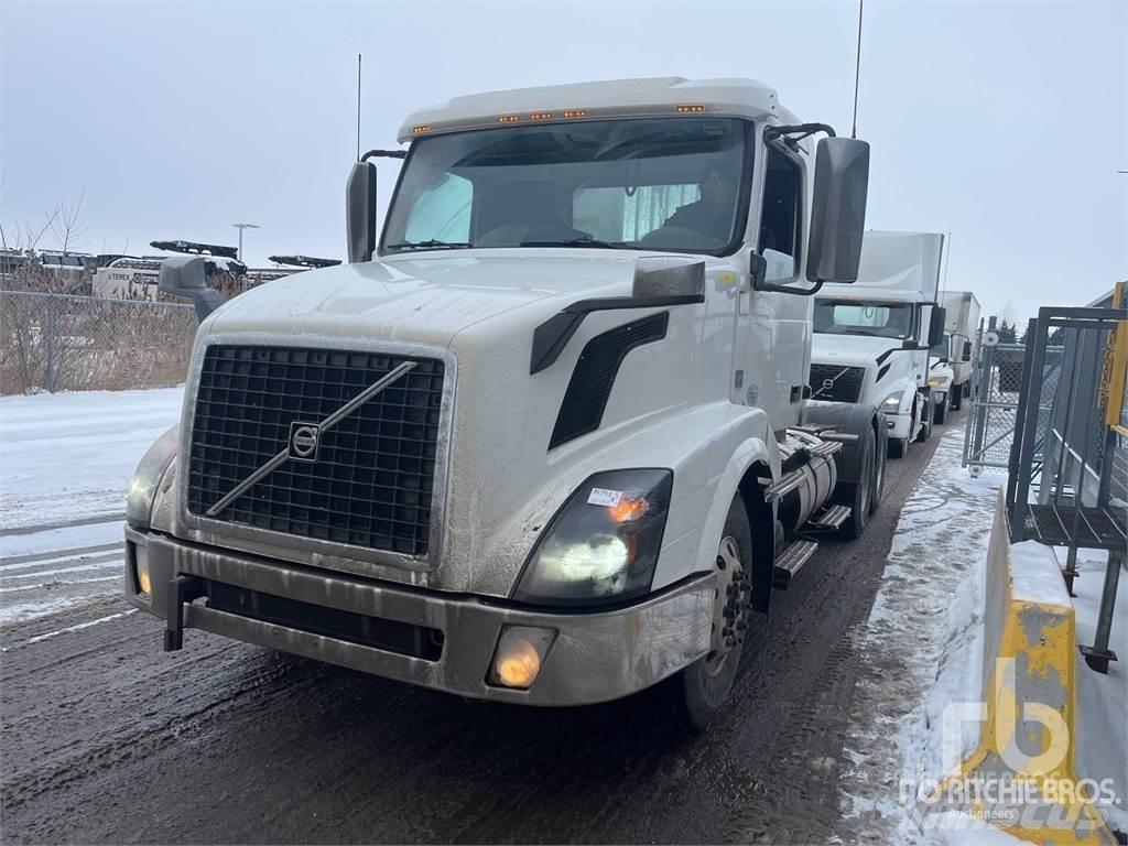 Volvo VNL64300 Camiones tractor