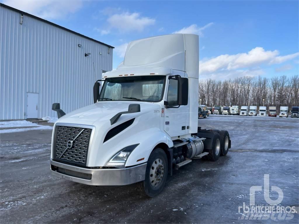 Volvo VNL64300 Camiones tractor