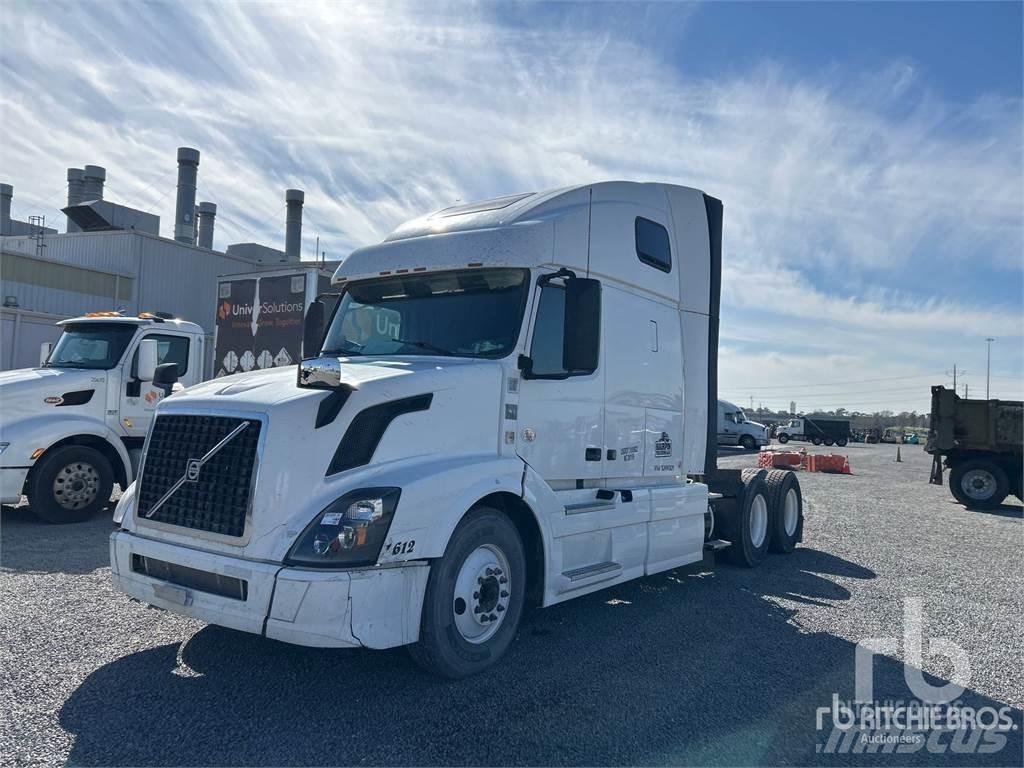 Volvo VNL64T670 Camiones tractor