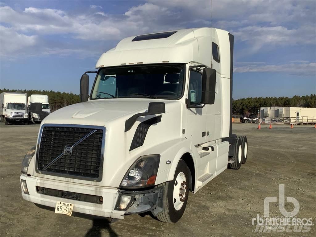 Volvo VNL670 Camiones tractor