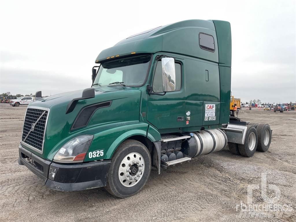 Volvo VNL670 Camiones tractor