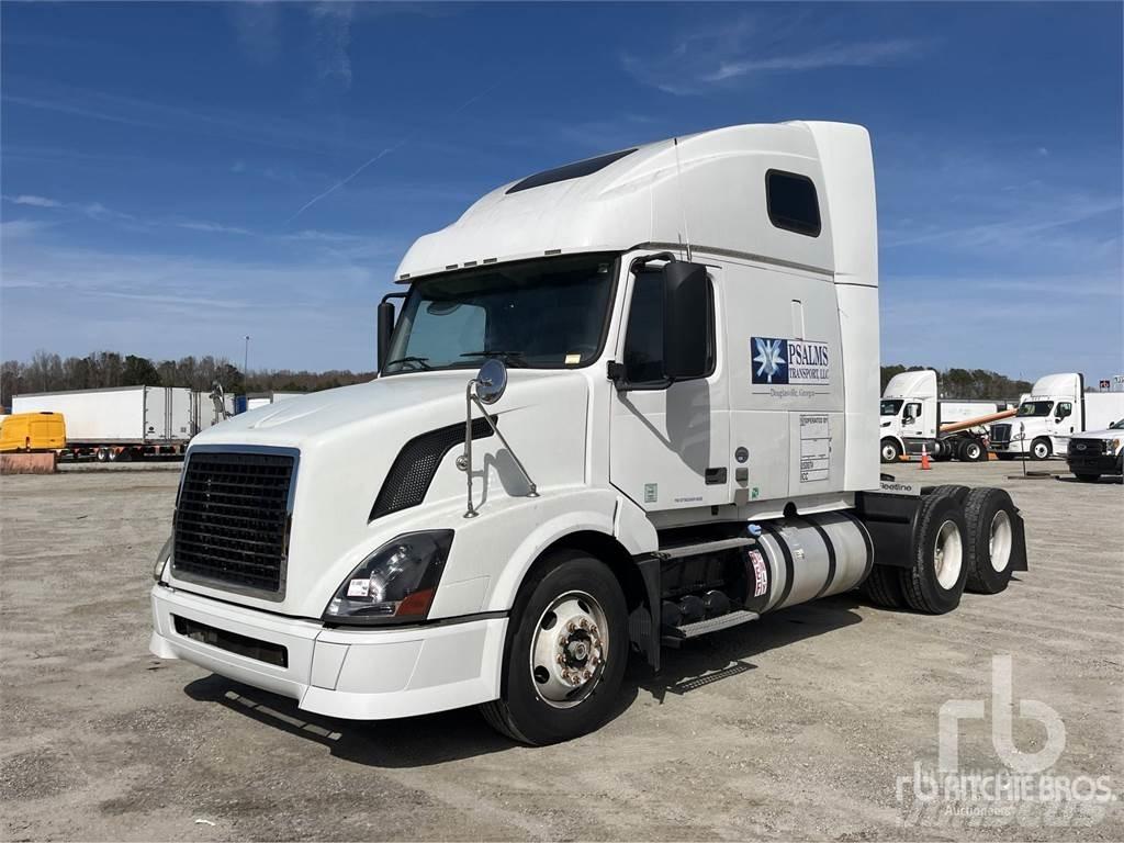 Volvo VNL670 Camiones tractor