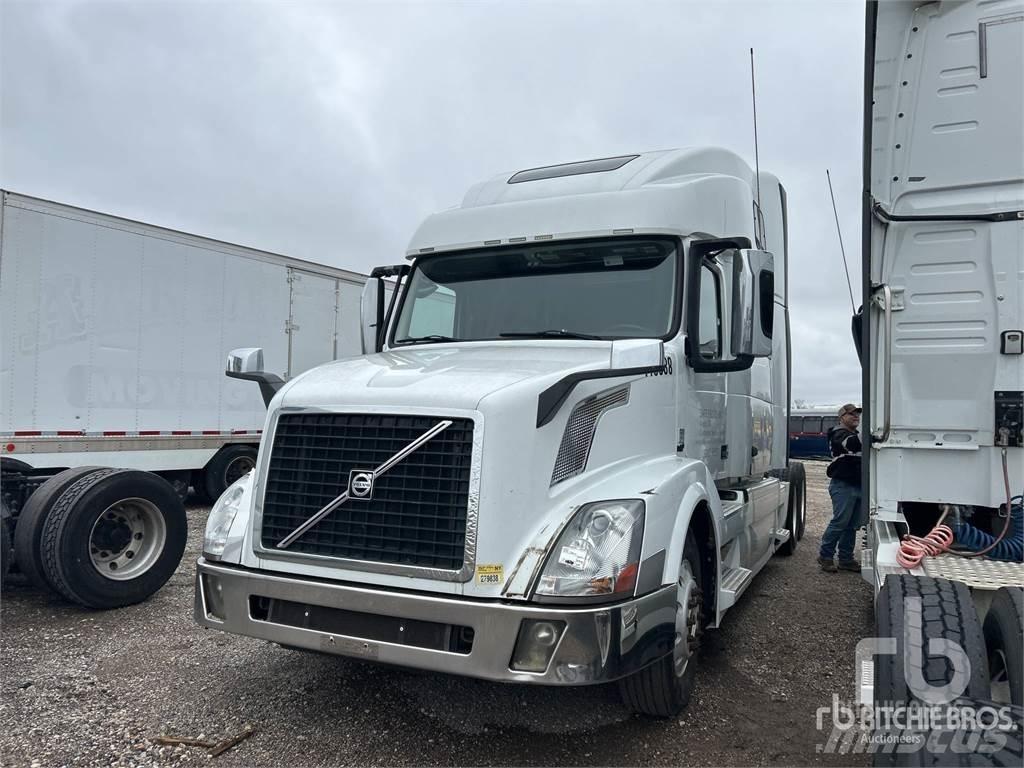 Volvo VNL670 Camiones tractor