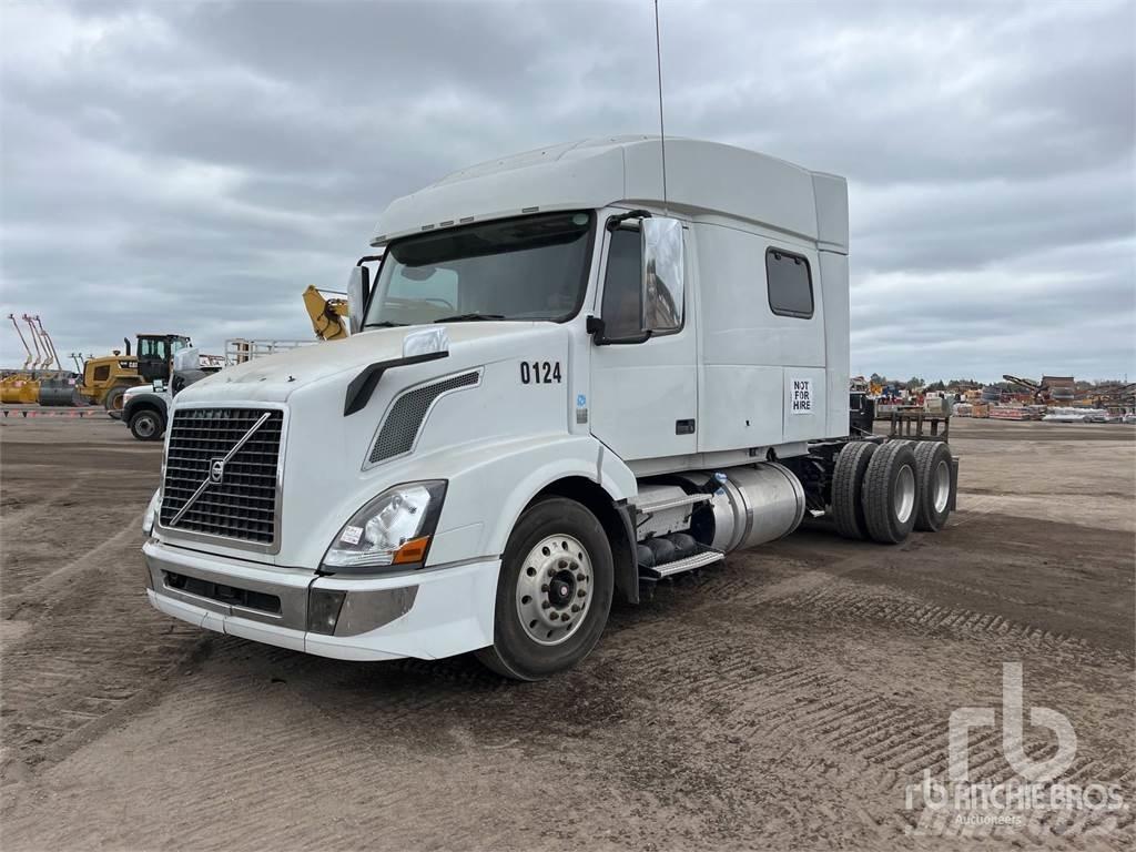 Volvo VNL730 Camiones tractor