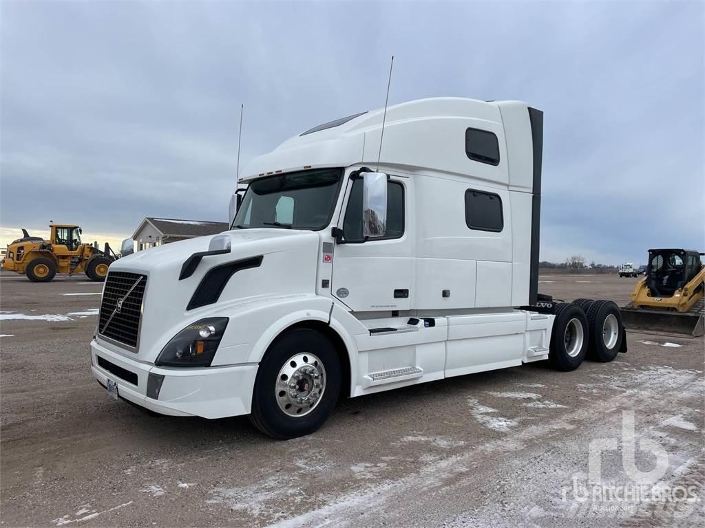 Volvo VNL780 Camiones tractor