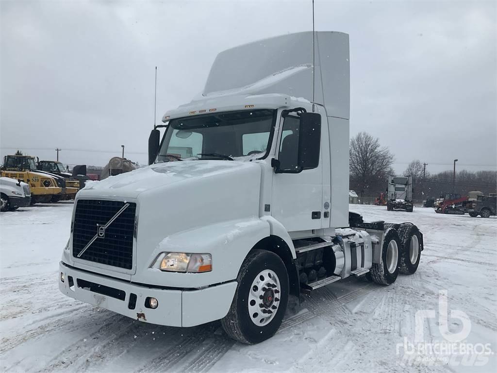 Volvo VNM Camiones tractor