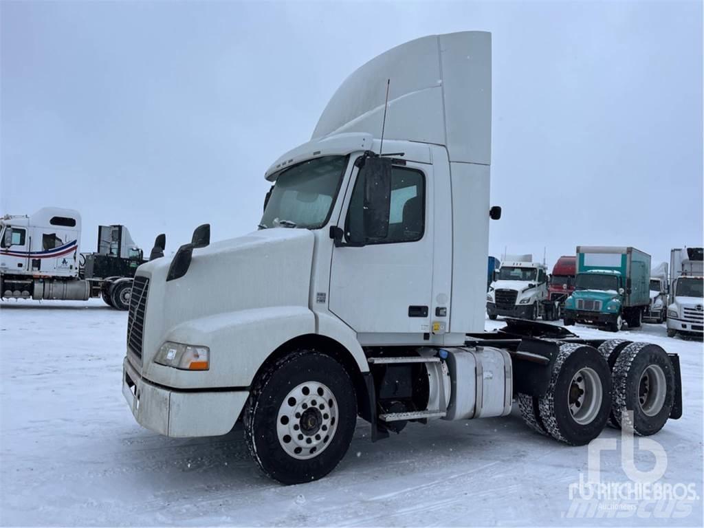 Volvo VNM Camiones tractor