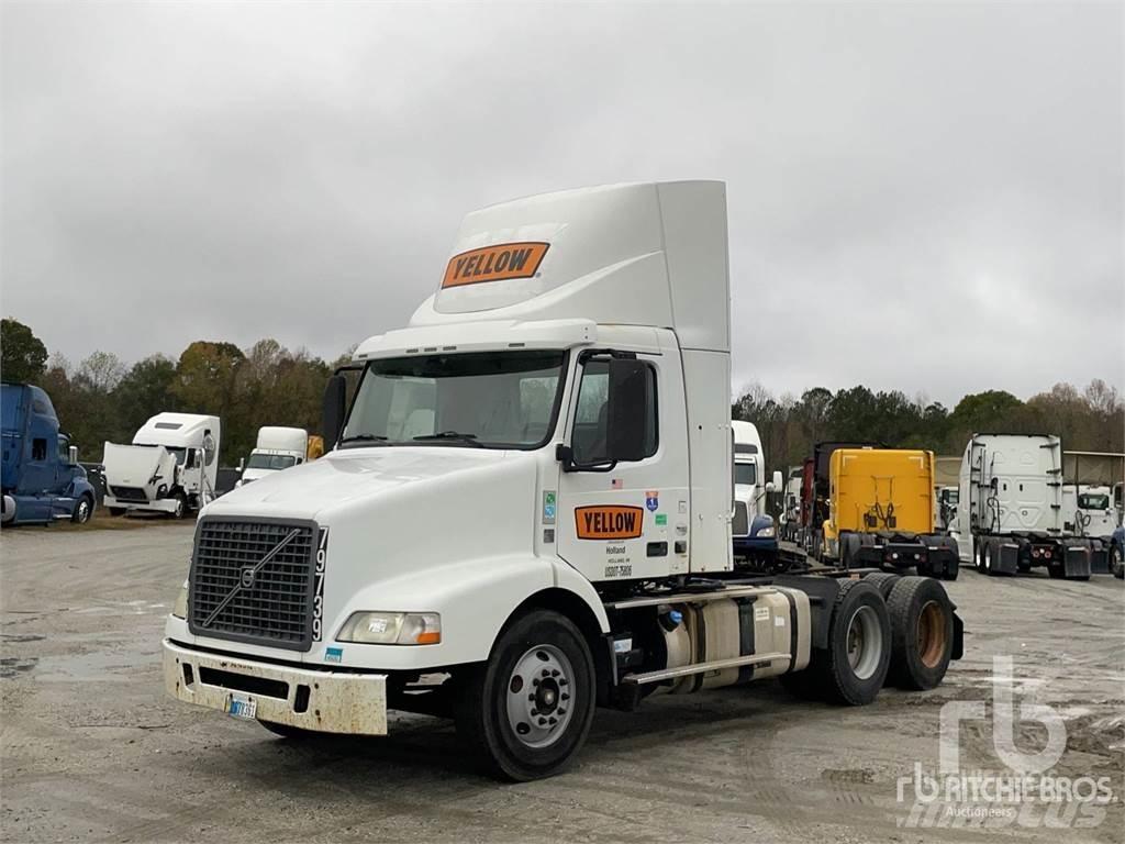 Volvo VNM Camiones tractor