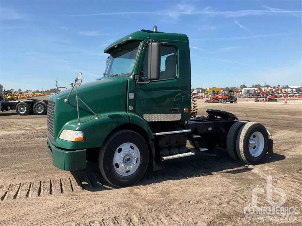 Volvo VNM Camiones tractor