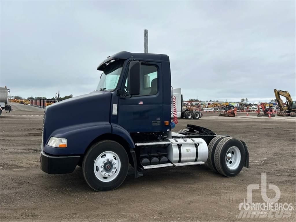 Volvo VNM Camiones tractor