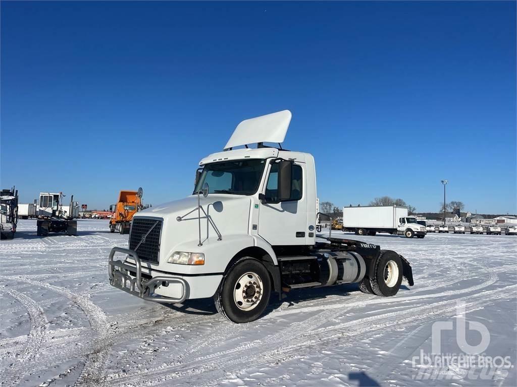 Volvo VNM Camiones tractor