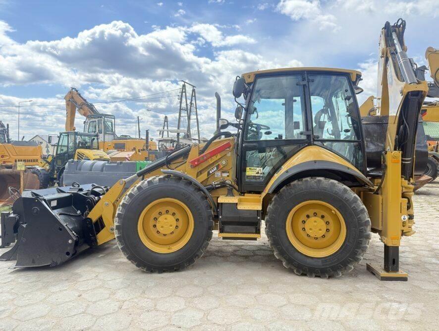 CAT 444F Retrocargadoras