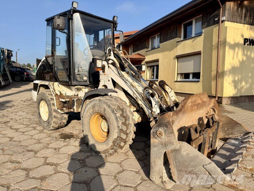 CAT 906 Cargadoras sobre ruedas