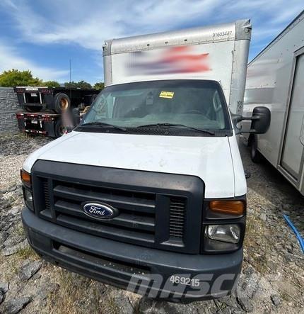 Ford E-350 Camiones con caja de remolque