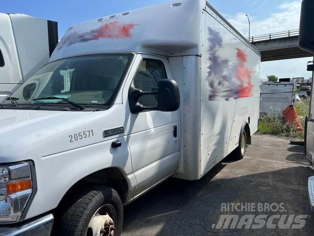 Ford E350 Camiones con caja de remolque