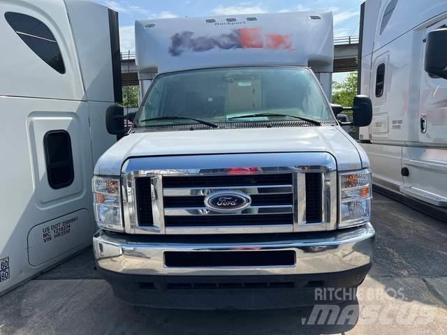 Ford E350 Camiones con caja de remolque