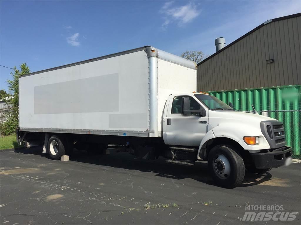 Ford F750 Camiones con caja de remolque