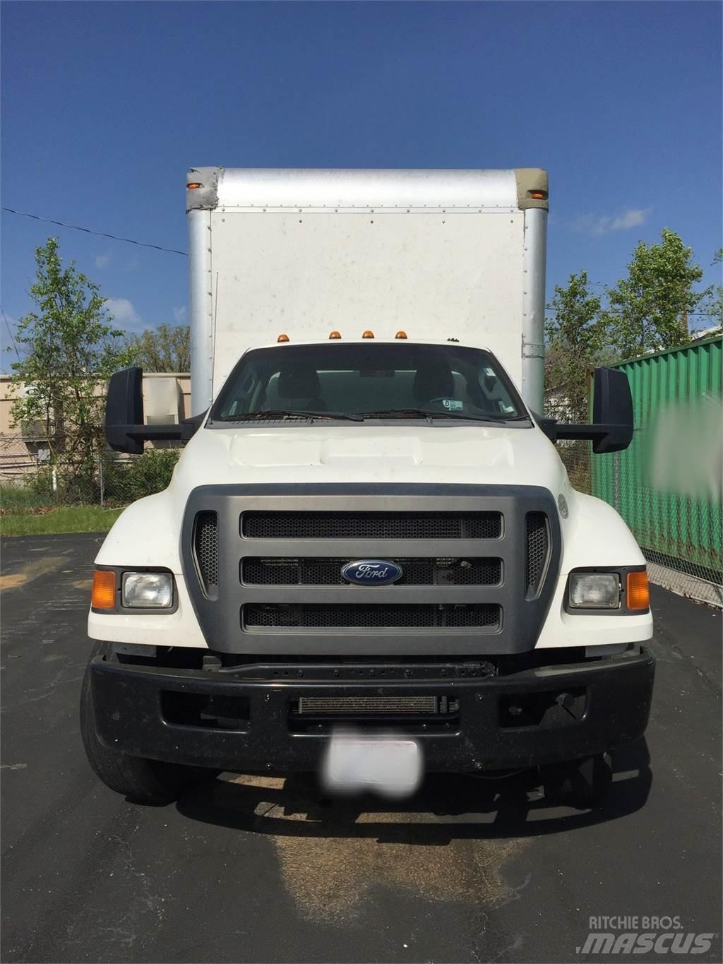 Ford F750 Camiones con caja de remolque