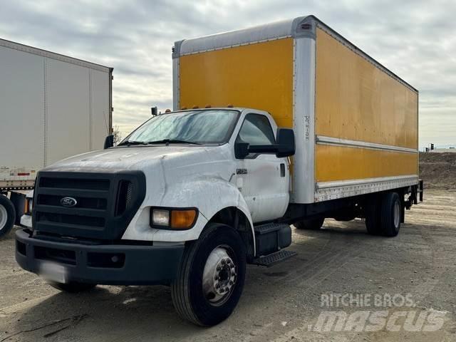 Ford F750 Camiones con caja de remolque