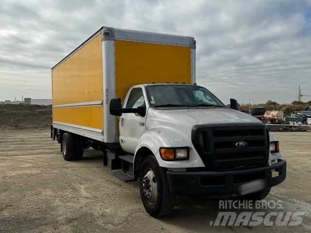 Ford F750 Camiones con caja de remolque