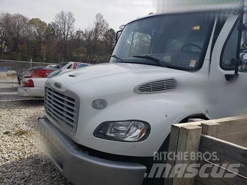 Freightliner M2 Camiones con caja de remolque