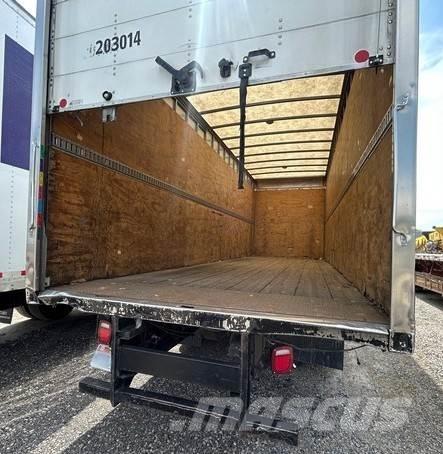 Freightliner M2 Camiones con caja de remolque