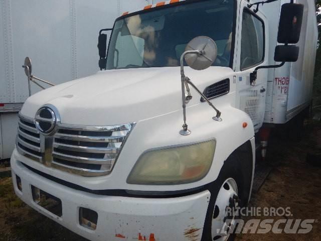 Hino 258 Camiones con caja de remolque