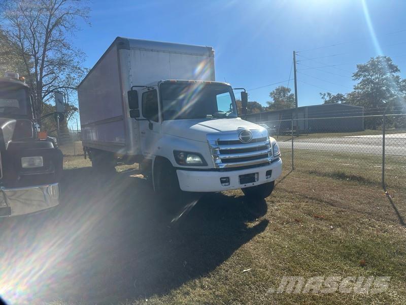 Hino 258LP Camiones con caja de remolque
