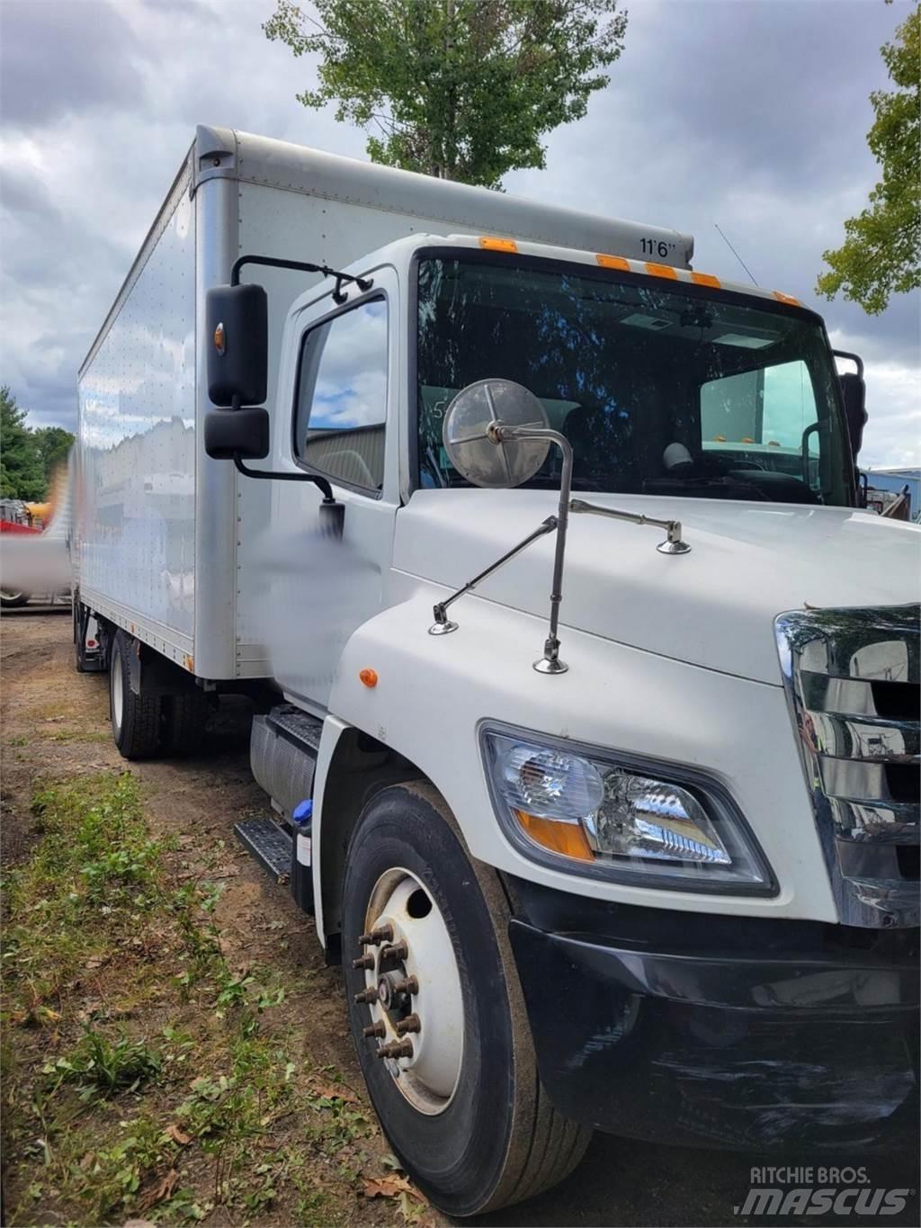 Hino 268 Camiones con caja de remolque