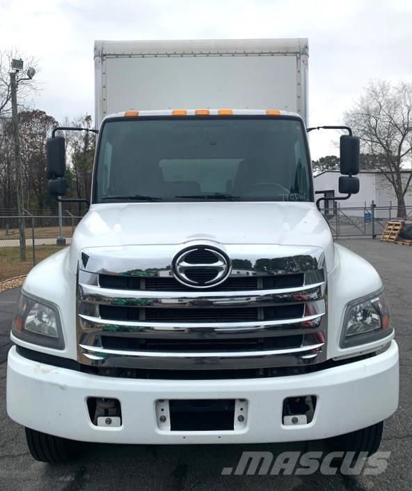 Hino 268A Camiones con caja de remolque