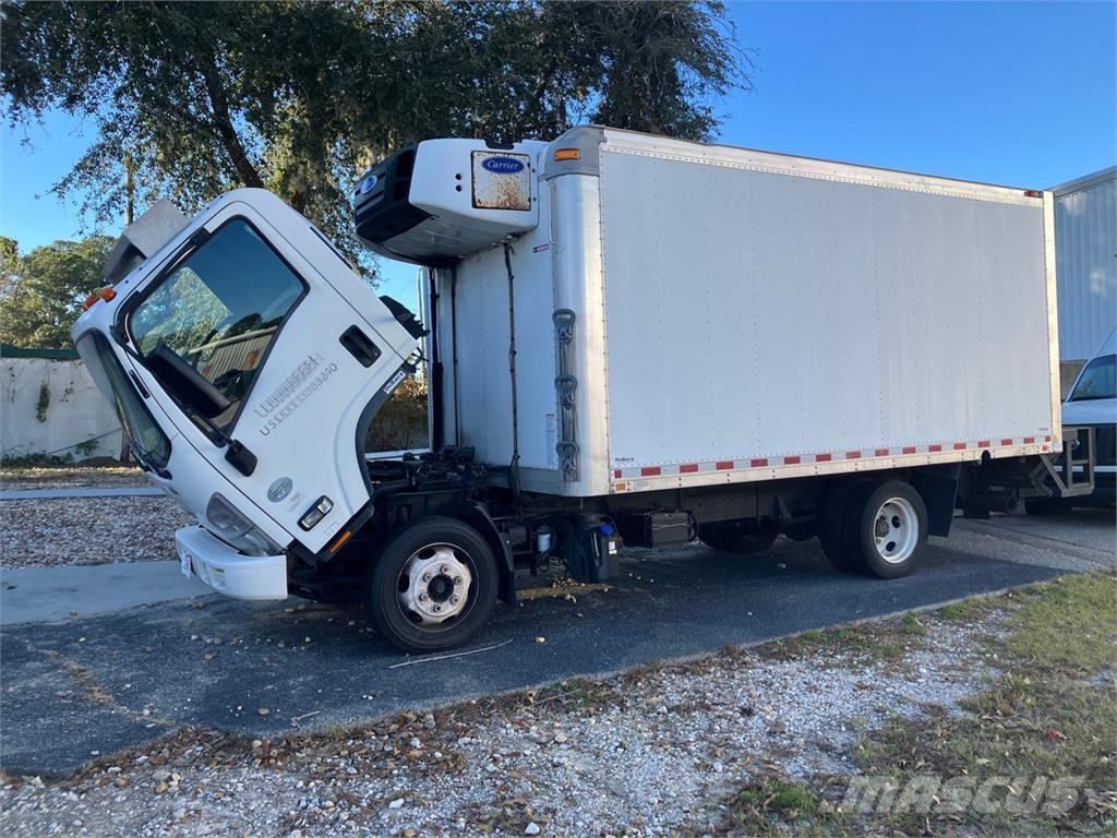 Isuzu NPR Camiones con caja de remolque