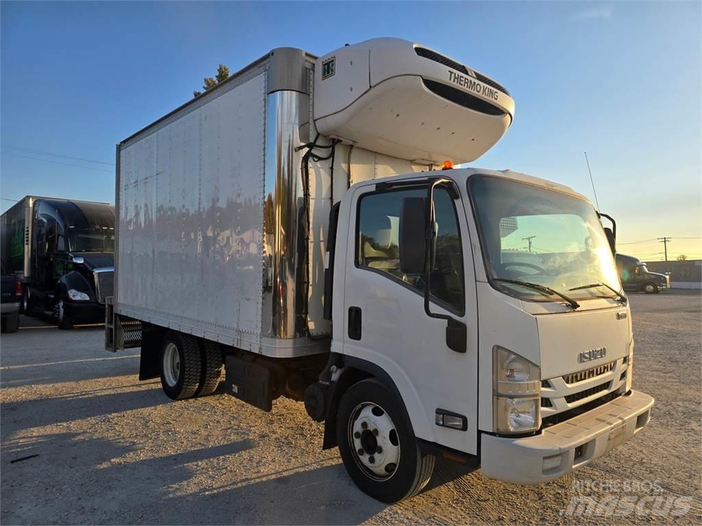 Isuzu NQR Camiones con caja de remolque