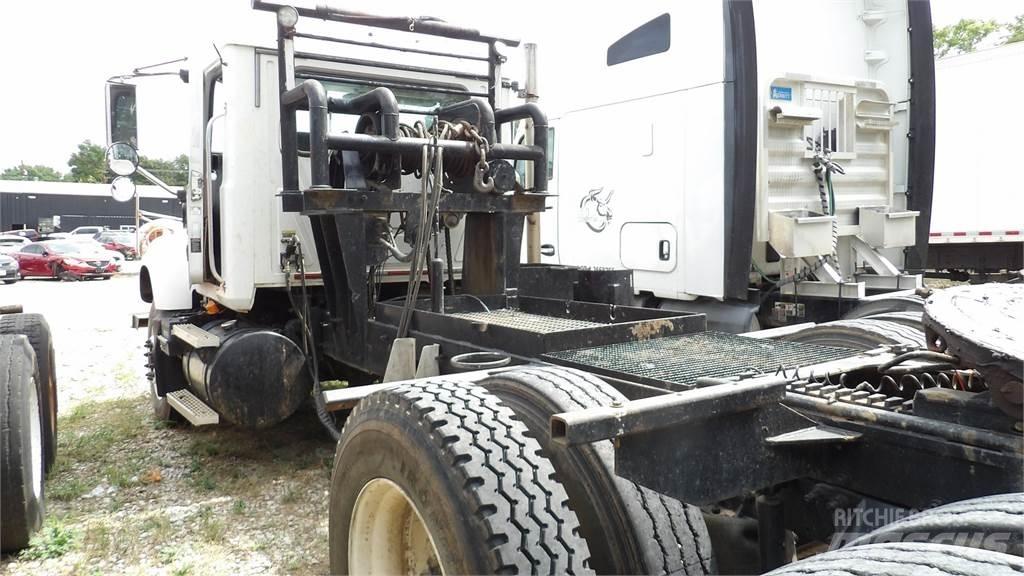 Mack CV713 Camiones tractor