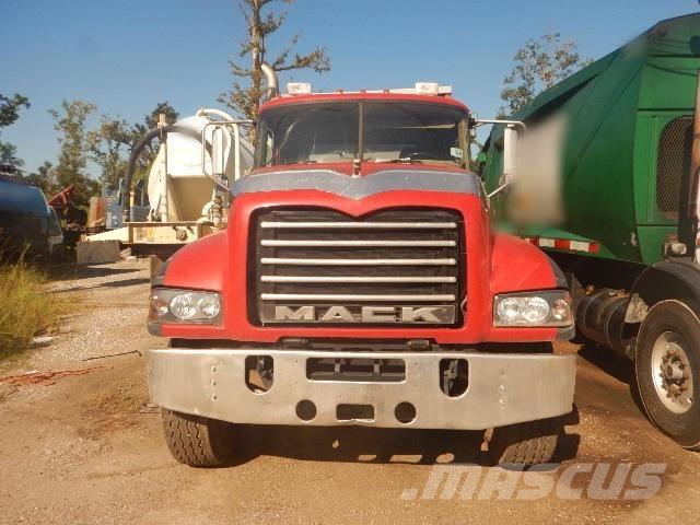 Mack GU713 Bañeras basculantes usadas