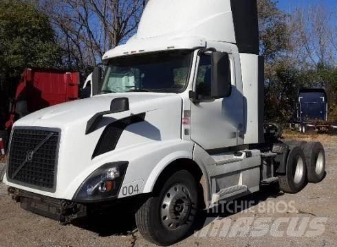 Volvo VNL64T300 Camiones tractor