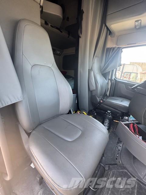 Volvo VNL64T670 Camiones tractor