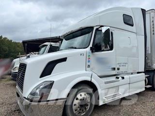 Volvo VNL64T780 Camiones tractor