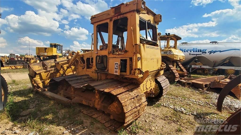 CAT D5B Buldozer sobre oruga