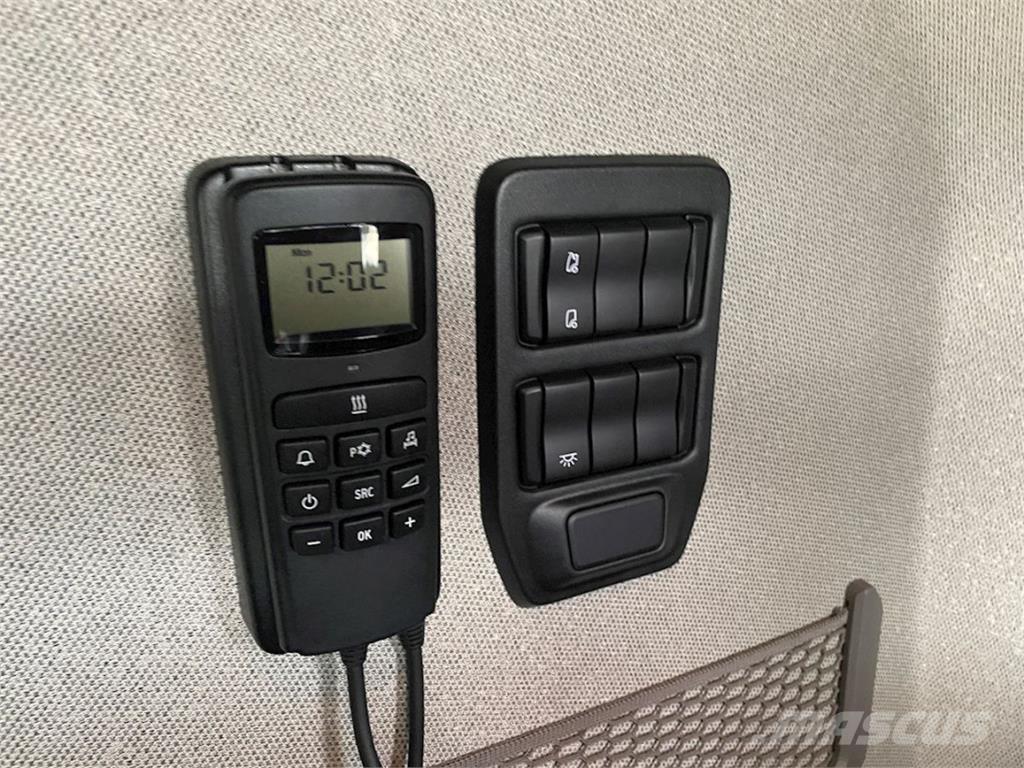 Scania S660 Camiones tractor