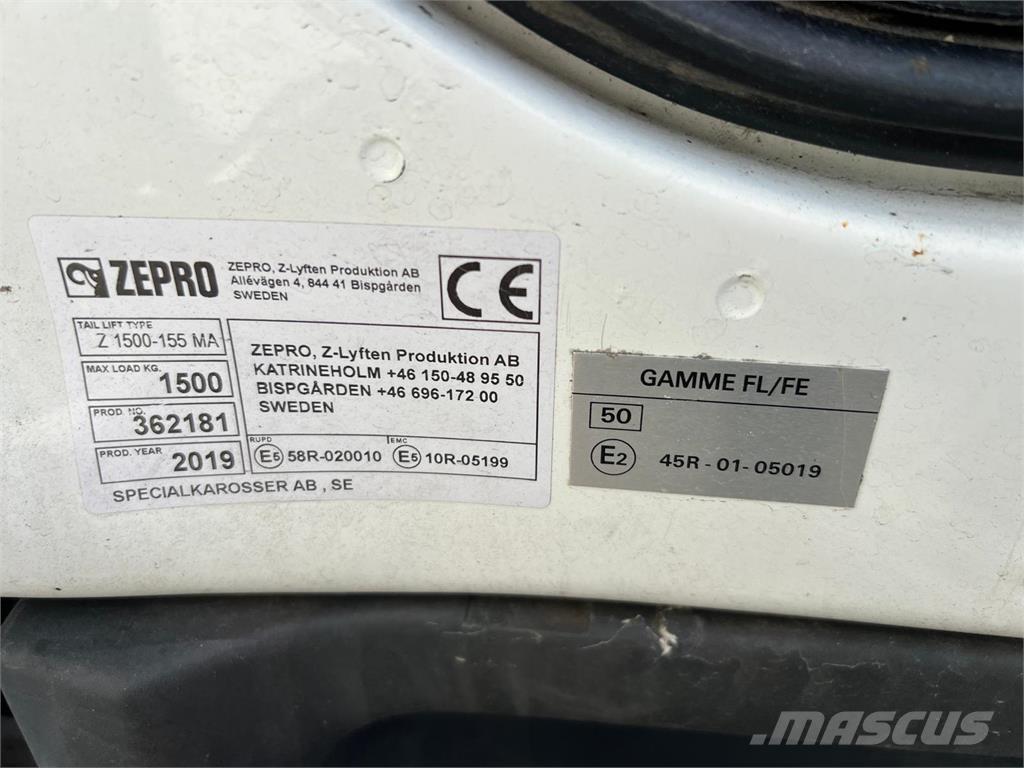 Volvo FL 250 16 ton Camiones con caja de remolque