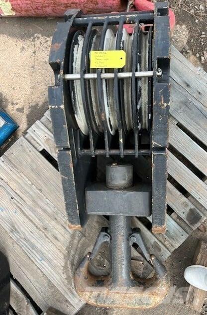 Liebherr  Piezas y equipos para grúas