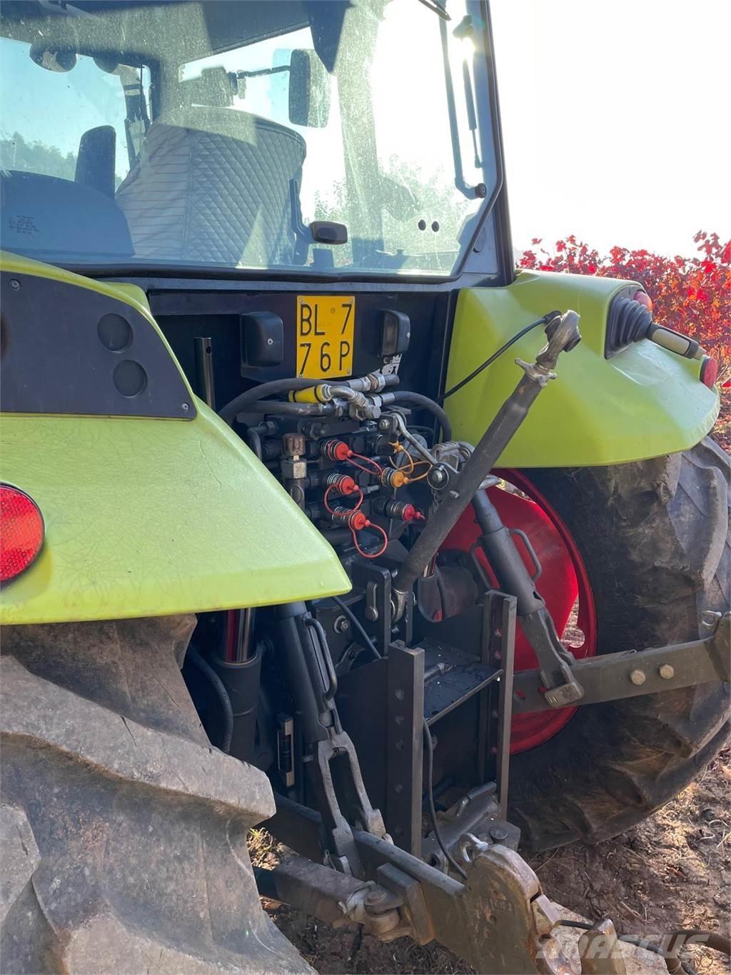 CLAAS AXOS 340 Tractores