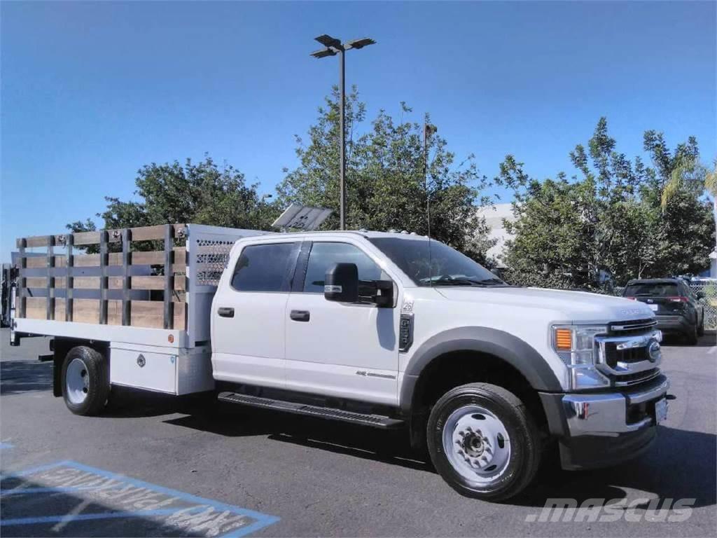 Ford F550 CREW CAB 4 Camiones con caja de remolque