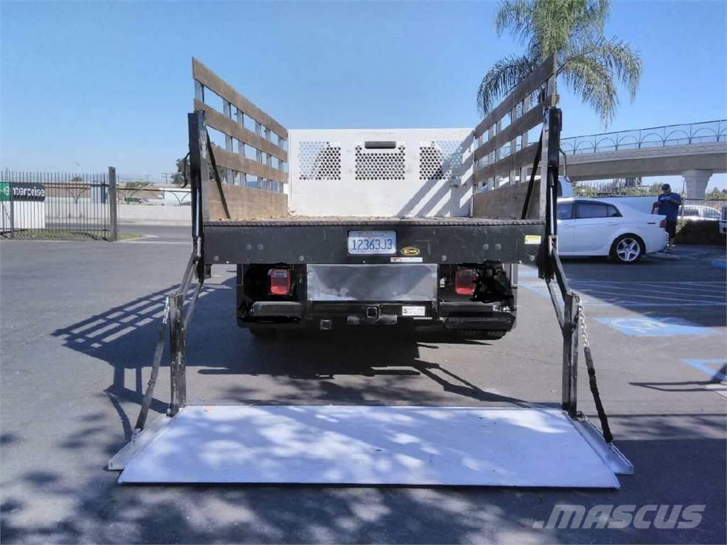 Ford F550 CREW CAB 4 Camiones con caja de remolque