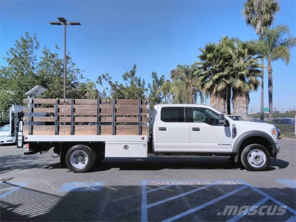 Ford F550 CREW CAB 4 Camiones con caja de remolque
