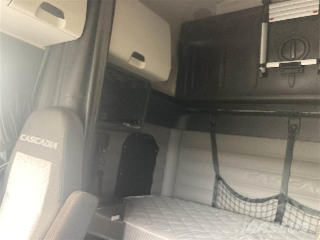 Freightliner  Camiones tractor