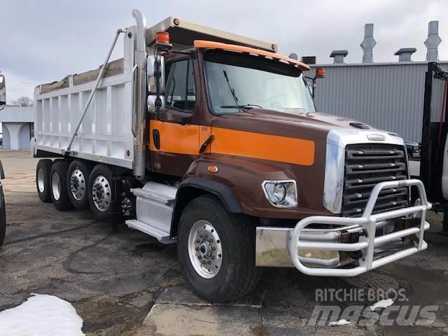 Freightliner 114SD Camiones con chasís y cabina