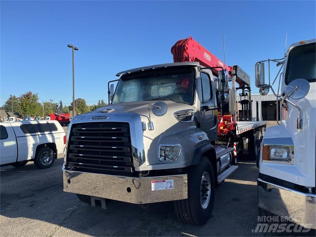 Freightliner 114SD Camiones con chasís y cabina