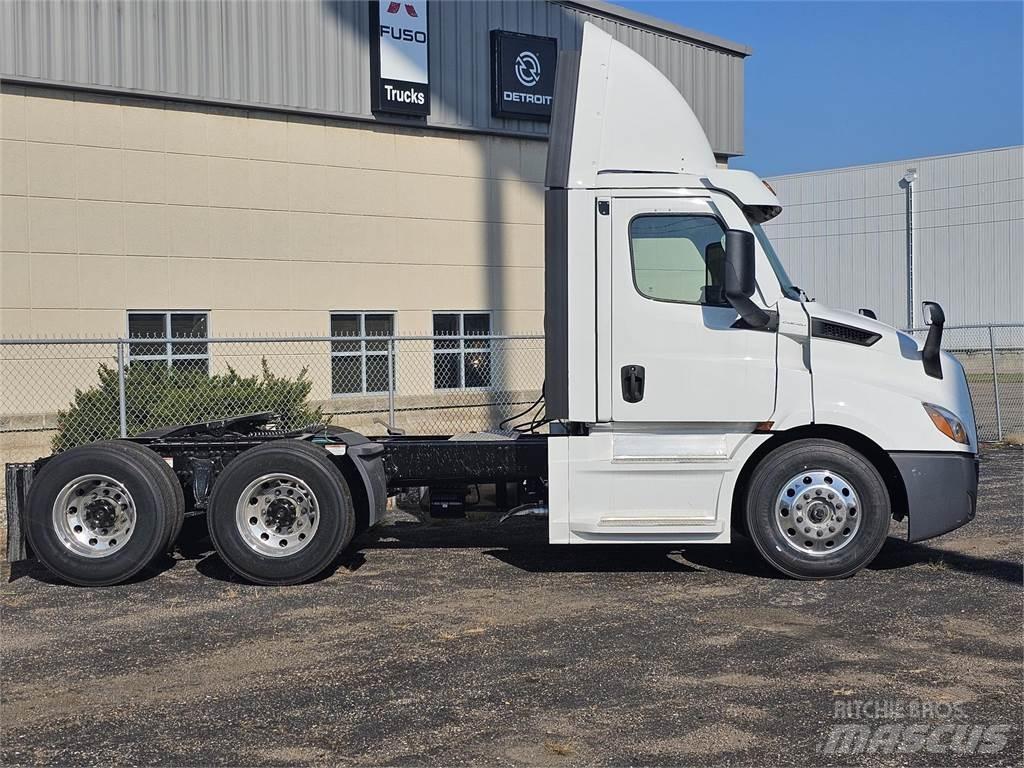 Freightliner PE116 Camiones tractor