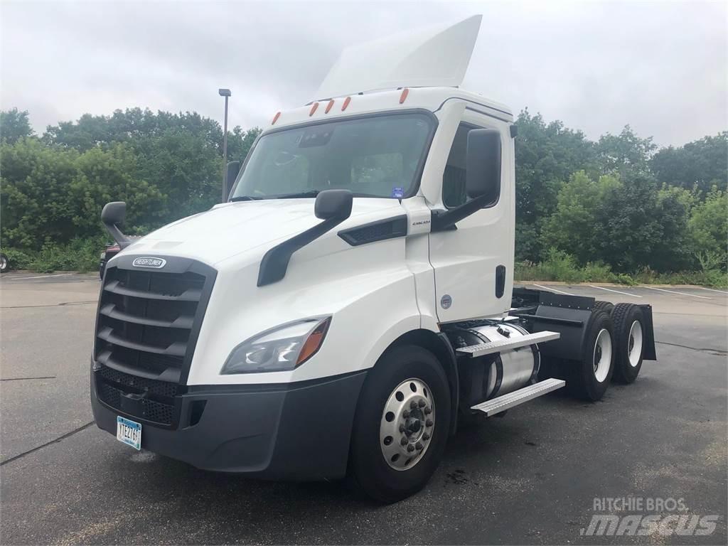 Freightliner PE116DC Camiones tractor